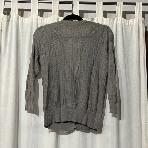 Old navy lightweight quarter length sleeve sweater - Picture 3 of 4